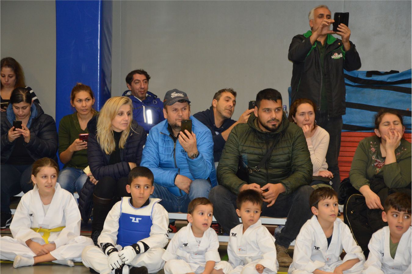 DÜNYA THAİ-KİCKBOXİNG ŞAMPİYONU ALİ GÜNYAR› ‹BAF’DA SEMİNER VERDİ