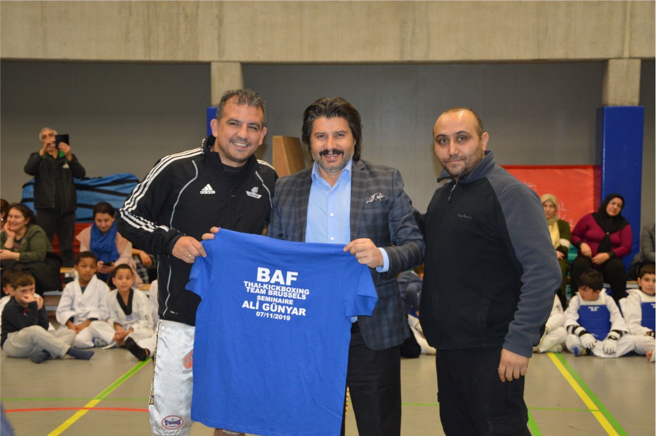 DÜNYA THAİ-KİCKBOXİNG ŞAMPİYONU ALİ GÜNYAR› ‹BAF’DA SEMİNER VERDİ