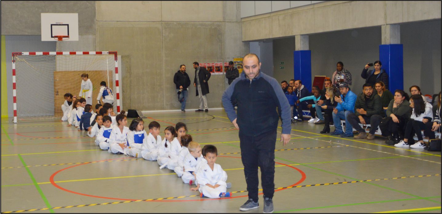 DÜNYA THAİ-KİCKBOXİNG ŞAMPİYONU ALİ GÜNYAR› ‹BAF’DA SEMİNER VERDİ