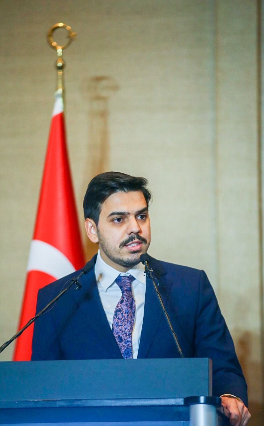 YTB Yurt Dışında Yaşayan Vatandaşların Hizmetindedir