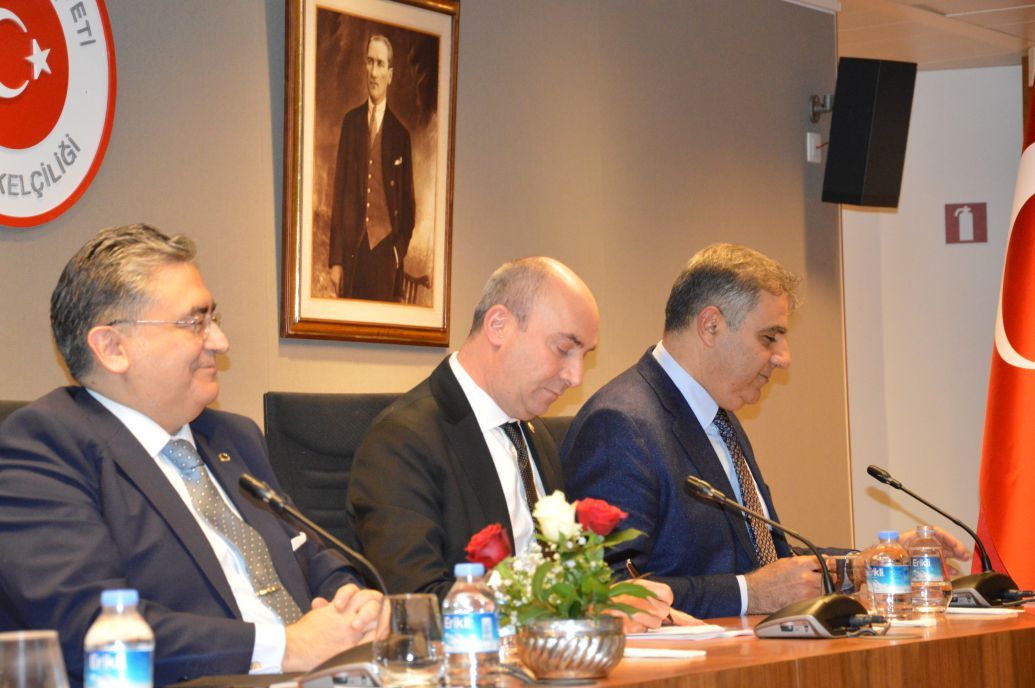 YTB ALT KOMİSYON ÜYELERİ BELÇİKA'DA STK VE BASIN MENSUPLARIYLA BULUŞTU