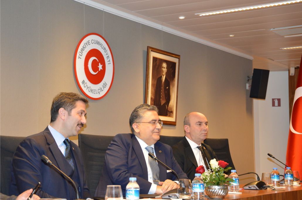 YTB ALT KOMİSYON ÜYELERİ BELÇİKA'DA STK VE BASIN MENSUPLARIYLA BULUŞTU