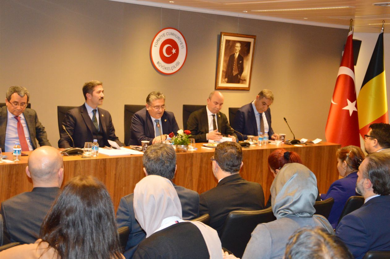 YTB ALT KOMİSYON ÜYELERİ BELÇİKA'DA STK VE BASIN MENSUPLARIYLA BULUŞTU