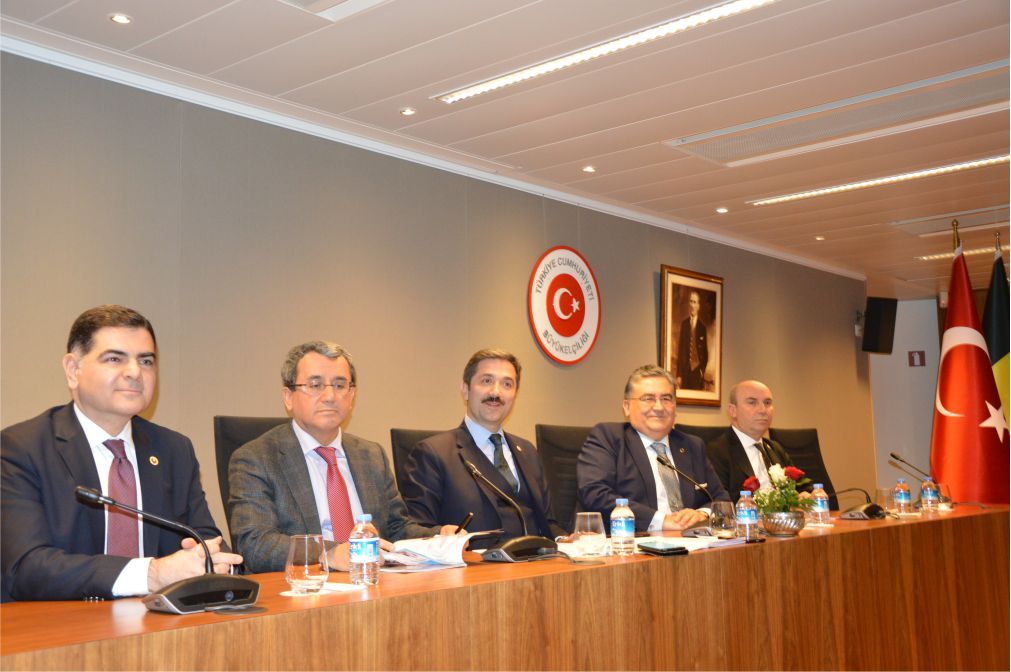 YTB ALT KOMİSYON ÜYELERİ BELÇİKA'DA STK VE BASIN MENSUPLARIYLA BULUŞTU