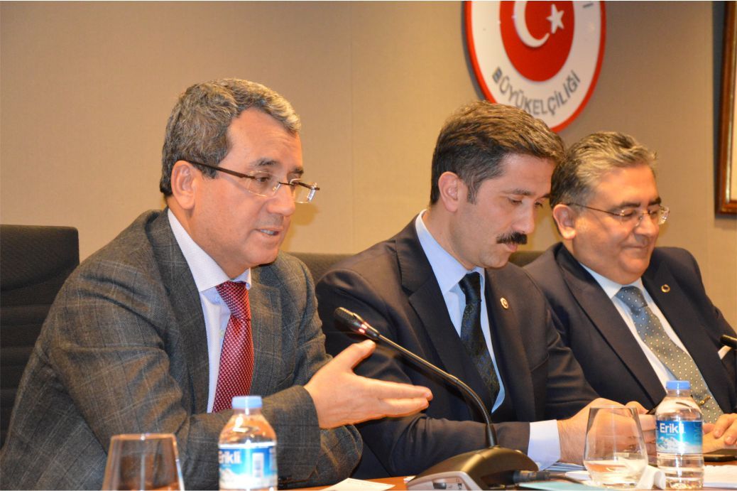 YTB ALT KOMİSYON ÜYELERİ BELÇİKA'DA STK VE BASIN MENSUPLARIYLA BULUŞTU