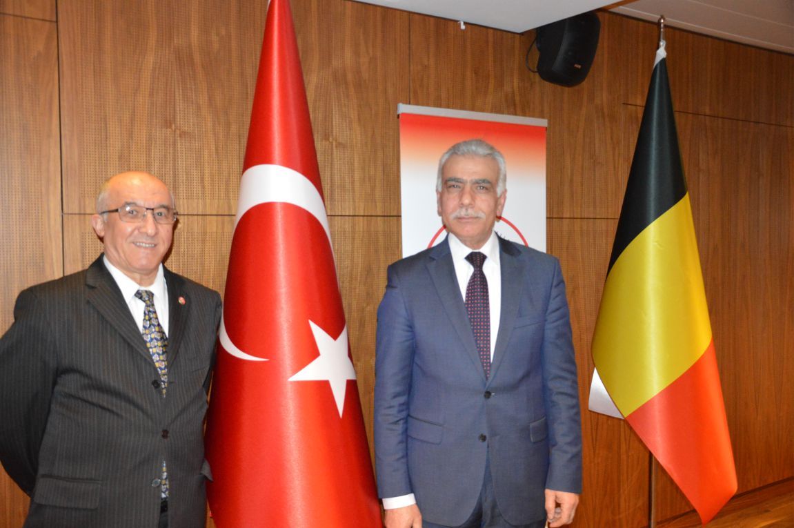 BÜYÜKELÇİ DR. ULUSOY BASIN TEMSİLCİLERİYLE BİRARAYA GELDİ