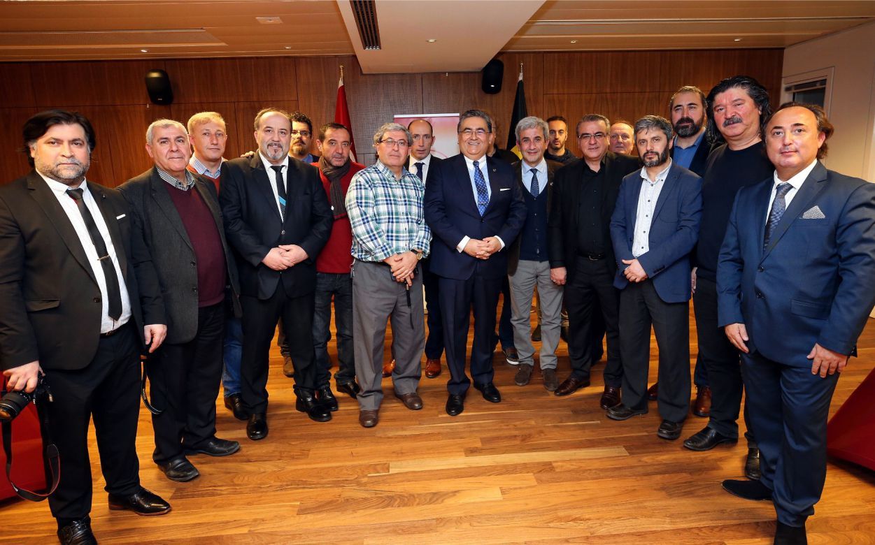 BÜYÜKELÇİ DR. ULUSOY BASIN TEMSİLCİLERİYLE BİRARAYA GELDİ
