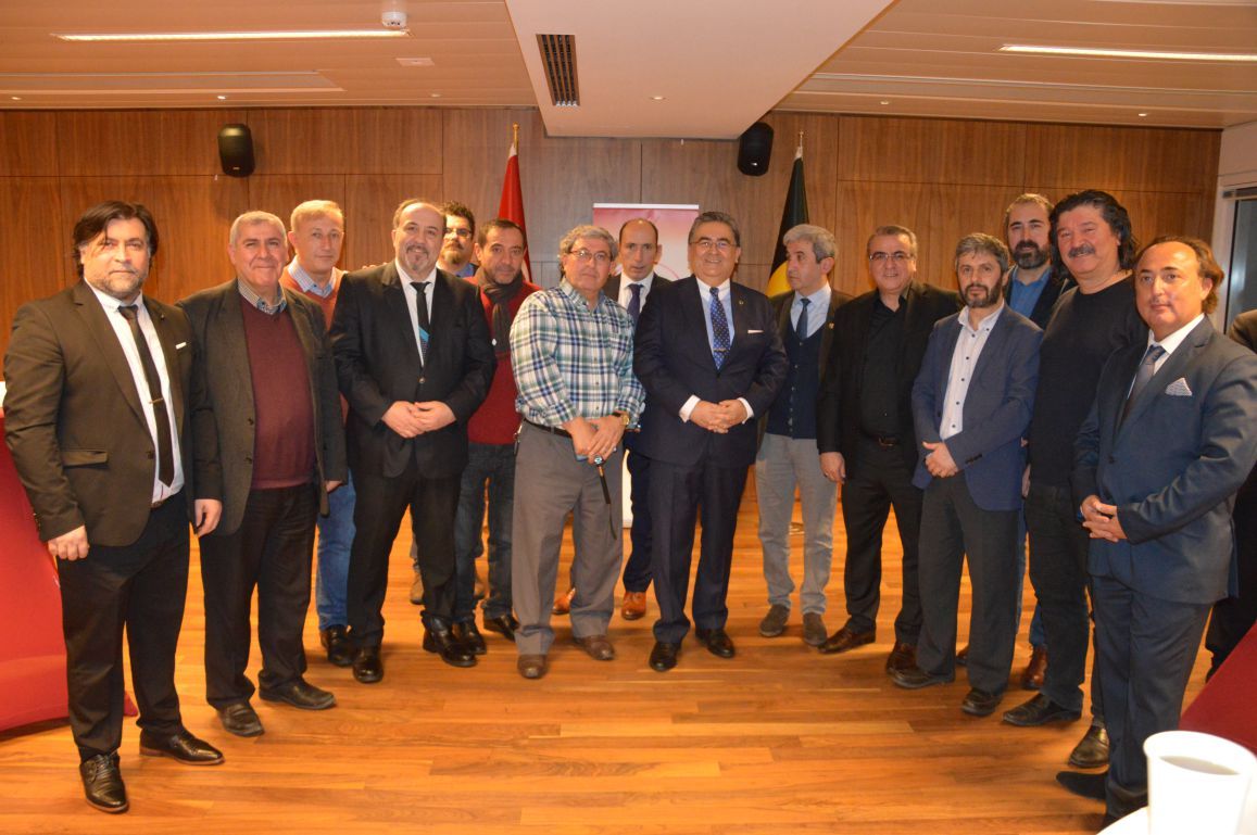 BÜYÜKELÇİ DR. ULUSOY BASIN TEMSİLCİLERİYLE BİRARAYA GELDİ