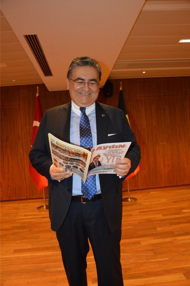 BÜYÜKELÇİ DR. ULUSOY BASIN TEMSİLCİLERİYLE BİRARAYA GELDİ