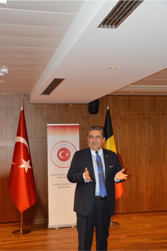 BÜYÜKELÇİ DR. ULUSOY BASIN TEMSİLCİLERİYLE BİRARAYA GELDİ