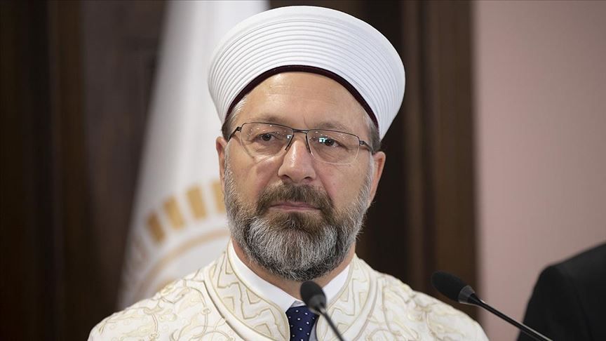 Diyanet İşleri Başkanı Erbaş: Cami ve mescitlerde cemaatle namaza ara verilecek
