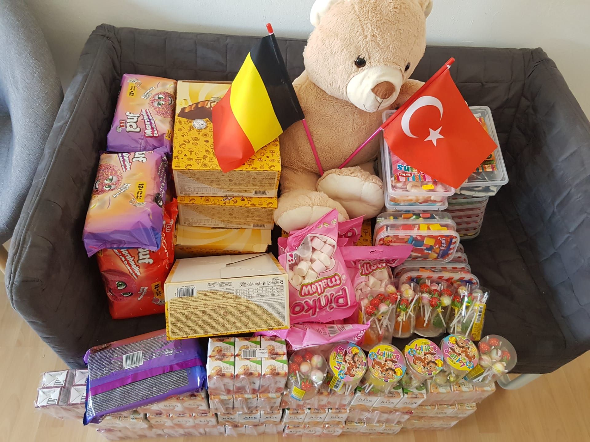 SILA’DAN VATANA HİZMET GÖNÜLLÜLERİ YETİM ÇOCUKLARI UNUTMADI