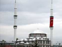 ~85 bin cami sustu IŞIKLI CAMİİ â€™den İSTİKLAL MARŞI OKUNDU..!