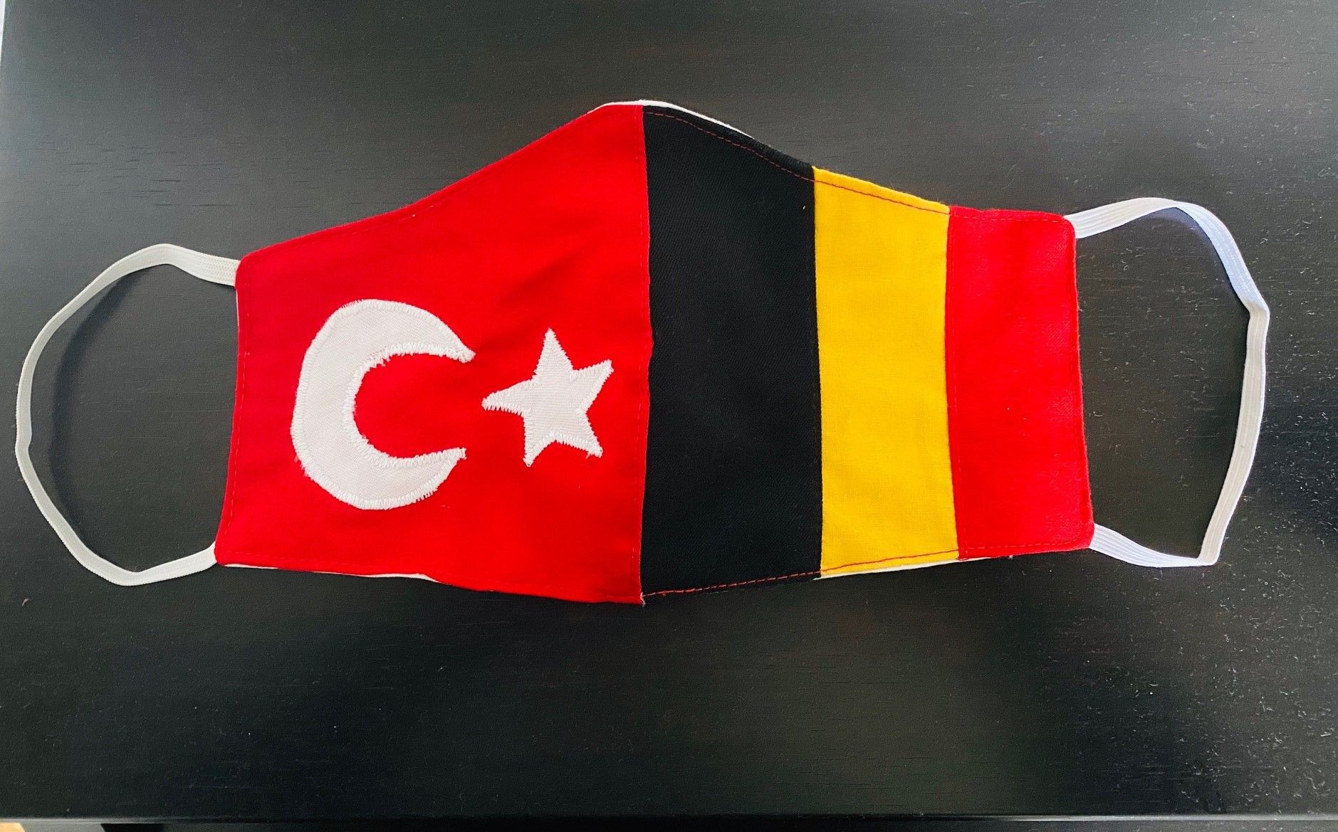 Liège Valiliği'ne Ülkemiz tarafından yapılan maske yardımı ve teslim töreni hakkında basın duyurusu