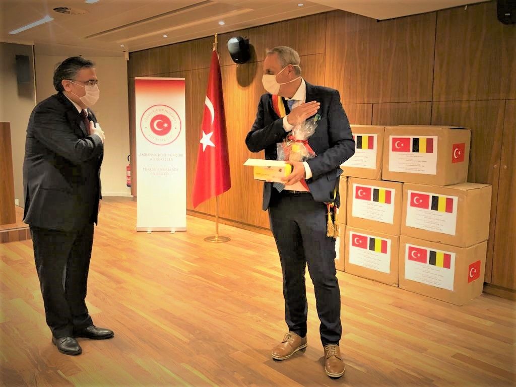 Liège Valiliği'ne Ülkemiz tarafından yapılan maske yardımı ve teslim töreni hakkında basın duyurusu