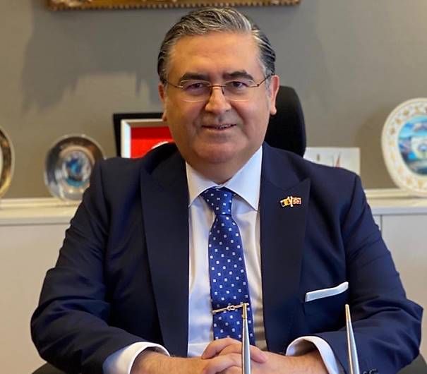 ~~Büyükelçi Hasan Ulusoy: Â« Belçika ile ülkemiz arasındaki seyahat yasağının kalkması için yoğun çalışmalar var. Vatandaşlarımız için bazı kolaylıklar  sağlandı. Â»