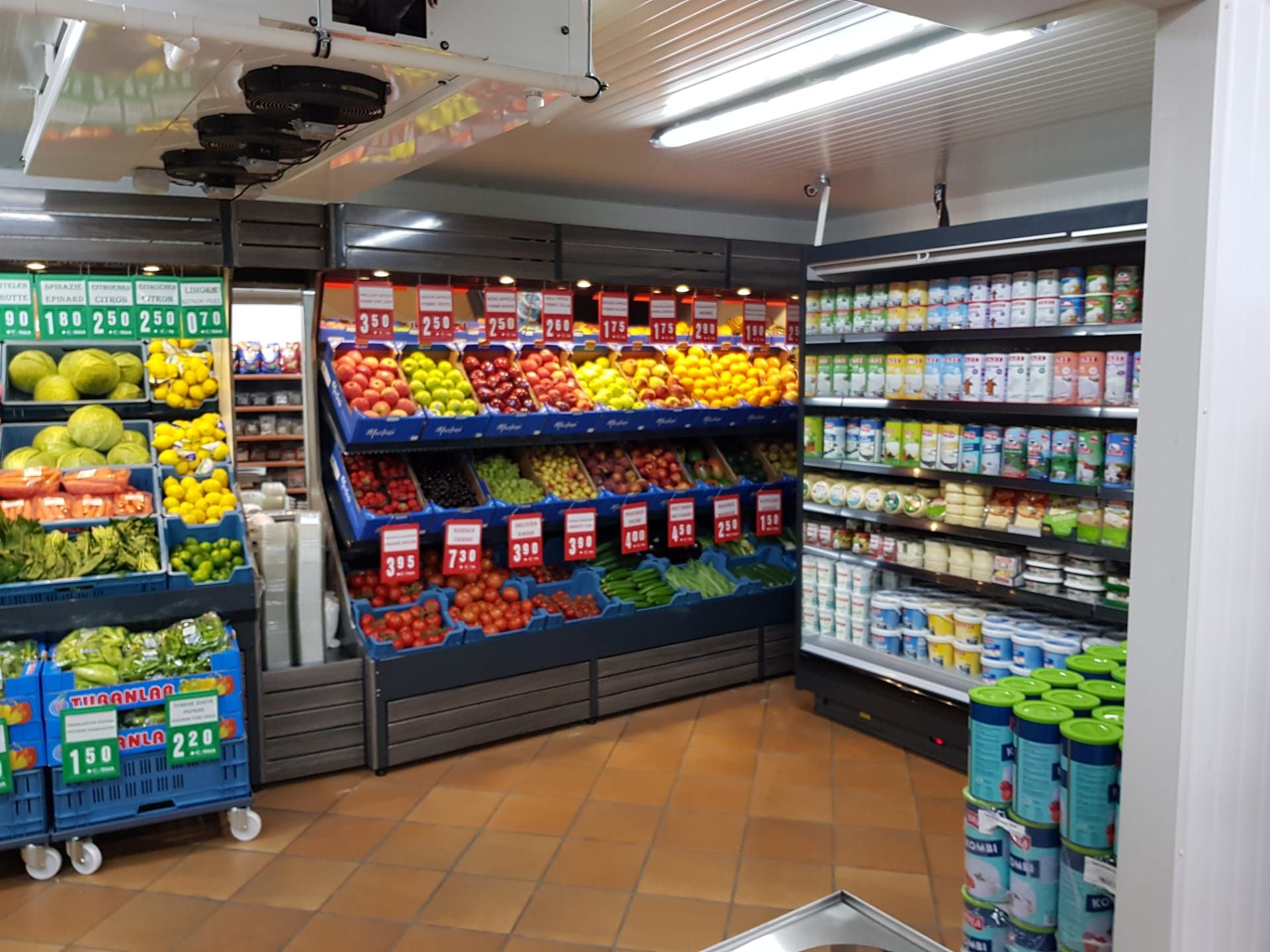 ~~â€˜BAY MARKETâ€™ YENİ İMAJI VE ZENGİN REYONLARIYLA HİZMETE GİRDİ
