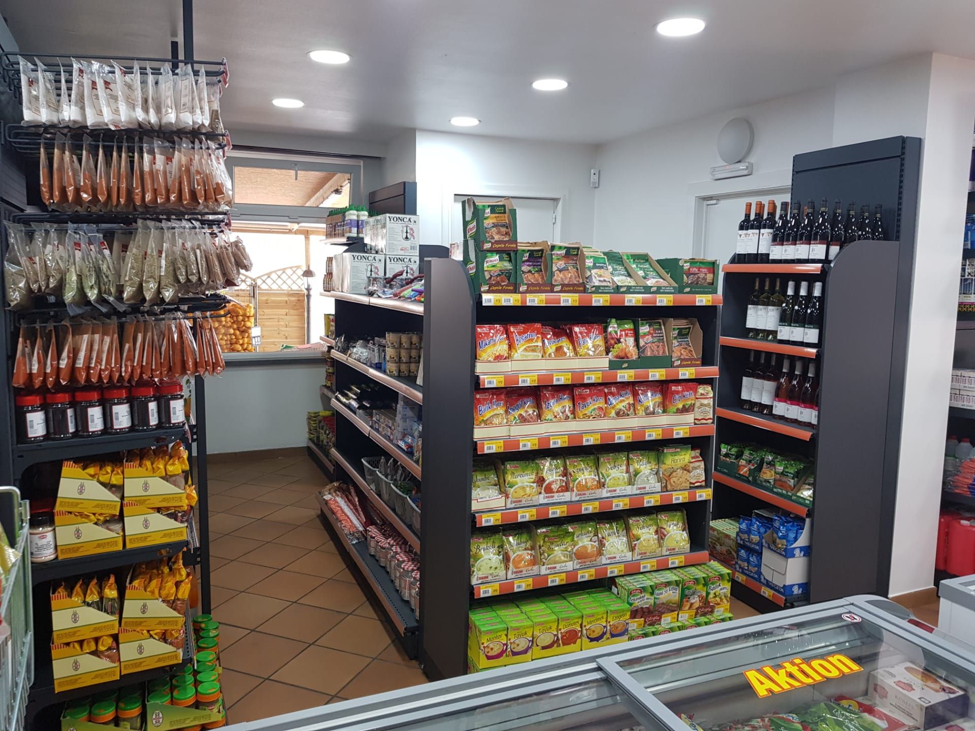 ~~â€˜BAY MARKETâ€™ YENİ İMAJI VE ZENGİN REYONLARIYLA HİZMETE GİRDİ