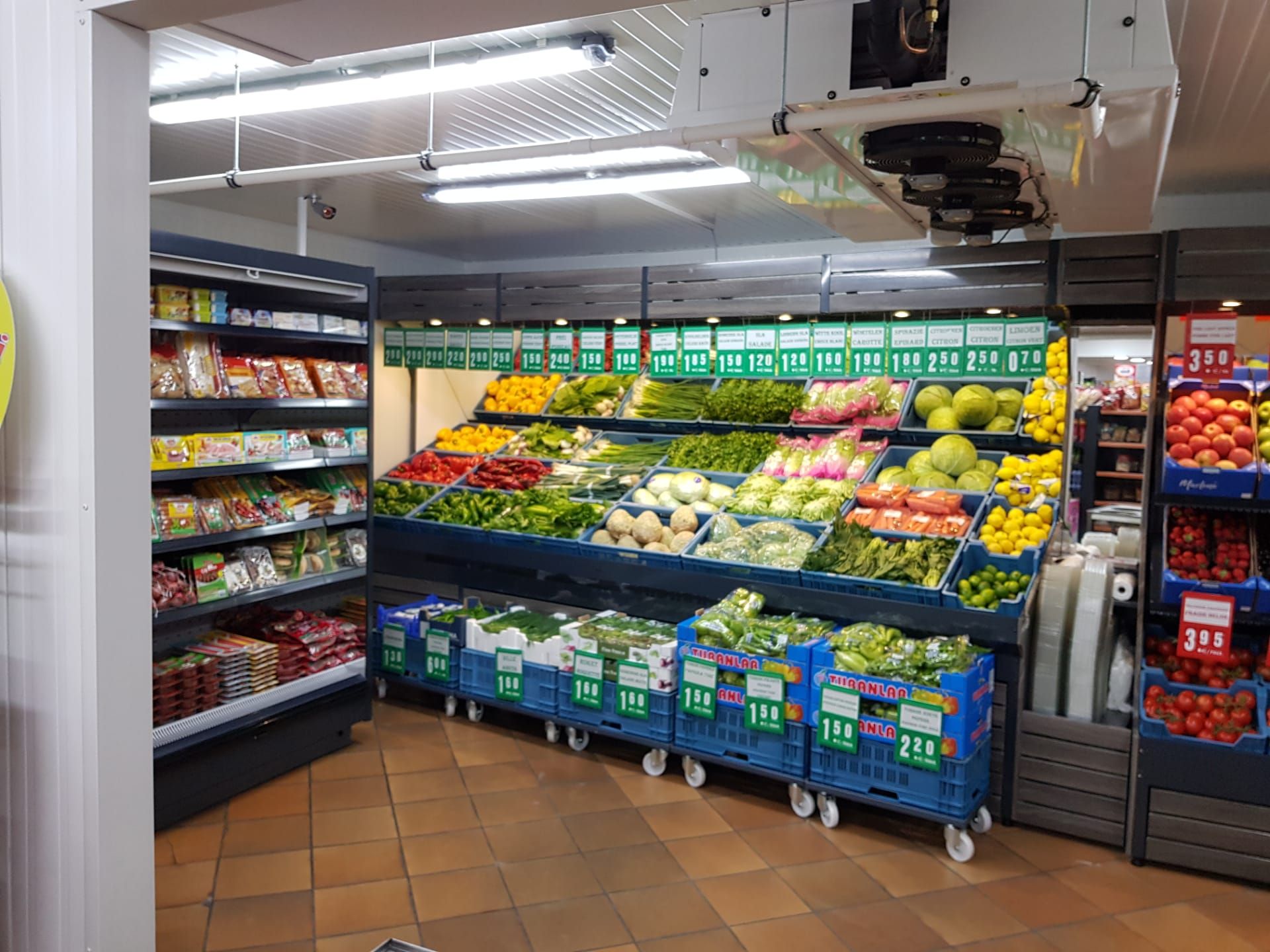 ~~â€˜BAY MARKETâ€™ YENİ İMAJI VE ZENGİN REYONLARIYLA HİZMETE GİRDİ
