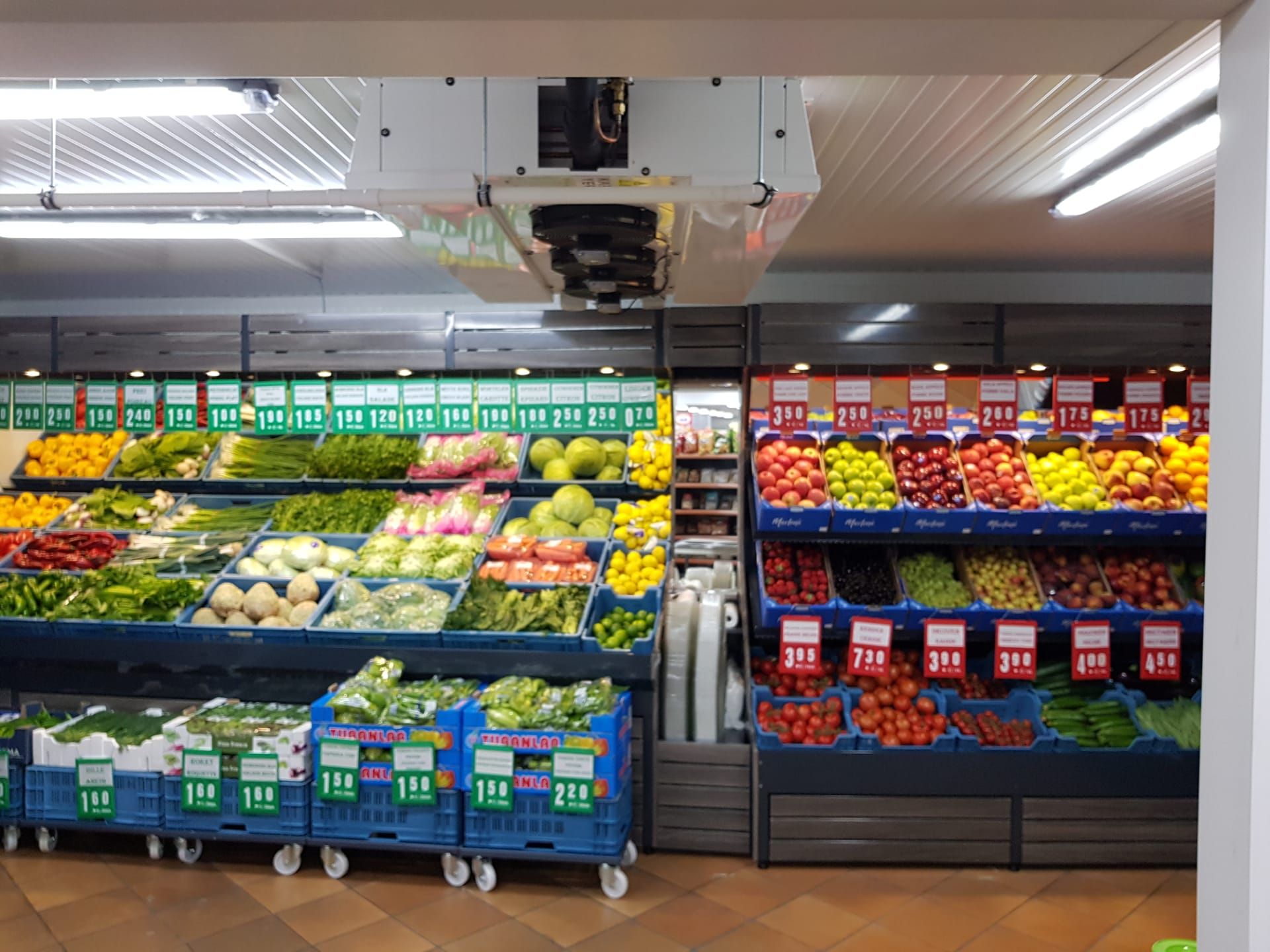 ~~â€˜BAY MARKETâ€™ YENİ İMAJI VE ZENGİN REYONLARIYLA HİZMETE GİRDİ