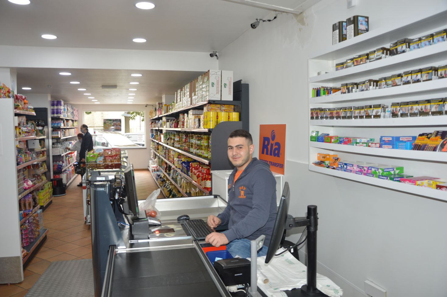 ~~â€˜BAY MARKETâ€™ YENİ İMAJI VE ZENGİN REYONLARIYLA HİZMETE GİRDİ