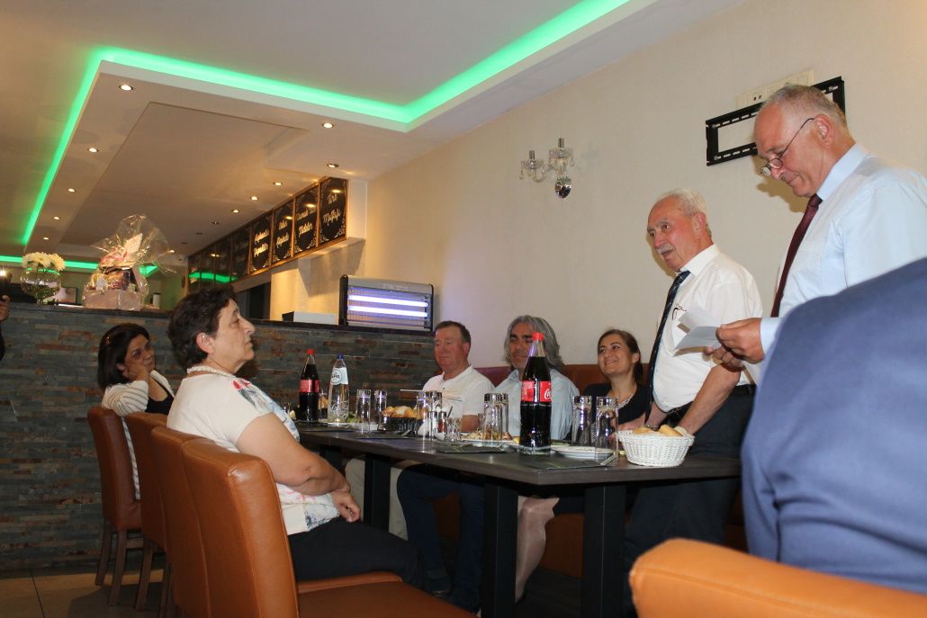 BAŞKONSOLOS KARAOĞLU'NA SAZLI VE TÜRKÜLÜ VEDA PROGRAMI DÜZENLEDİLER