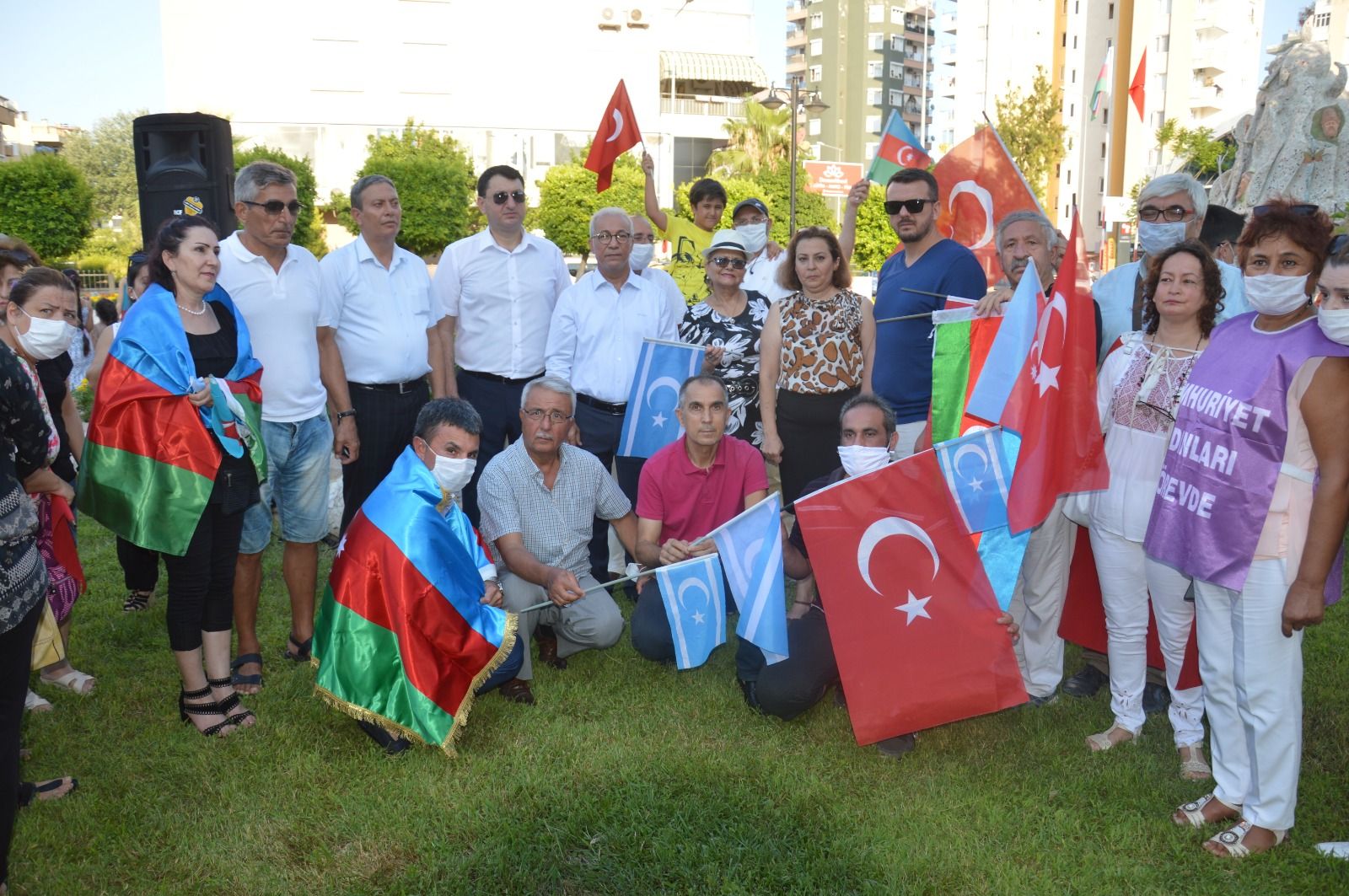 Irak Türkleri Azerbaycanlı kardeşlerinin yanında!