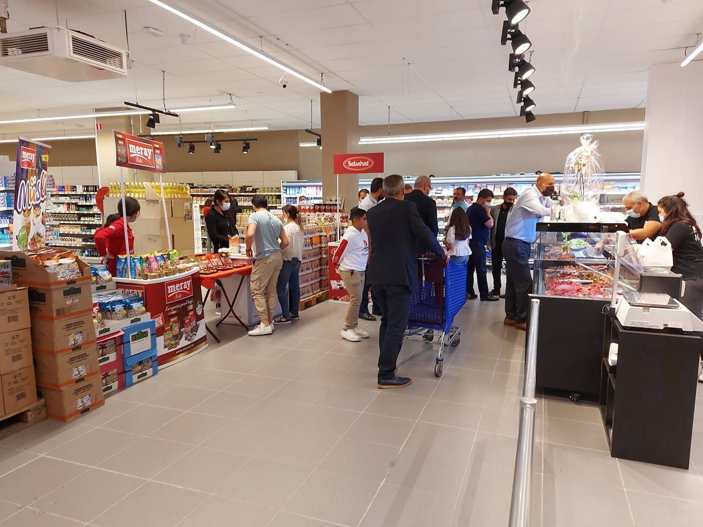 â€˜İDEAL SÜPERMARKETLERâ€™ ZİNCİRİ İLK HALKASINI AÇTI