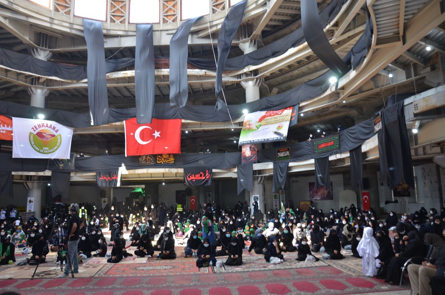 ~~â€˜ZEHRA ANA DERNEĞİâ€™NİN ZEYNEBİYEâ€™DE ORGANİZE ETTİĞİ â€˜ULUSLARARASI ALİ ASGER GÜNÜâ€™NDE GÖZYAŞLARI SEL OLUP AKTI...
