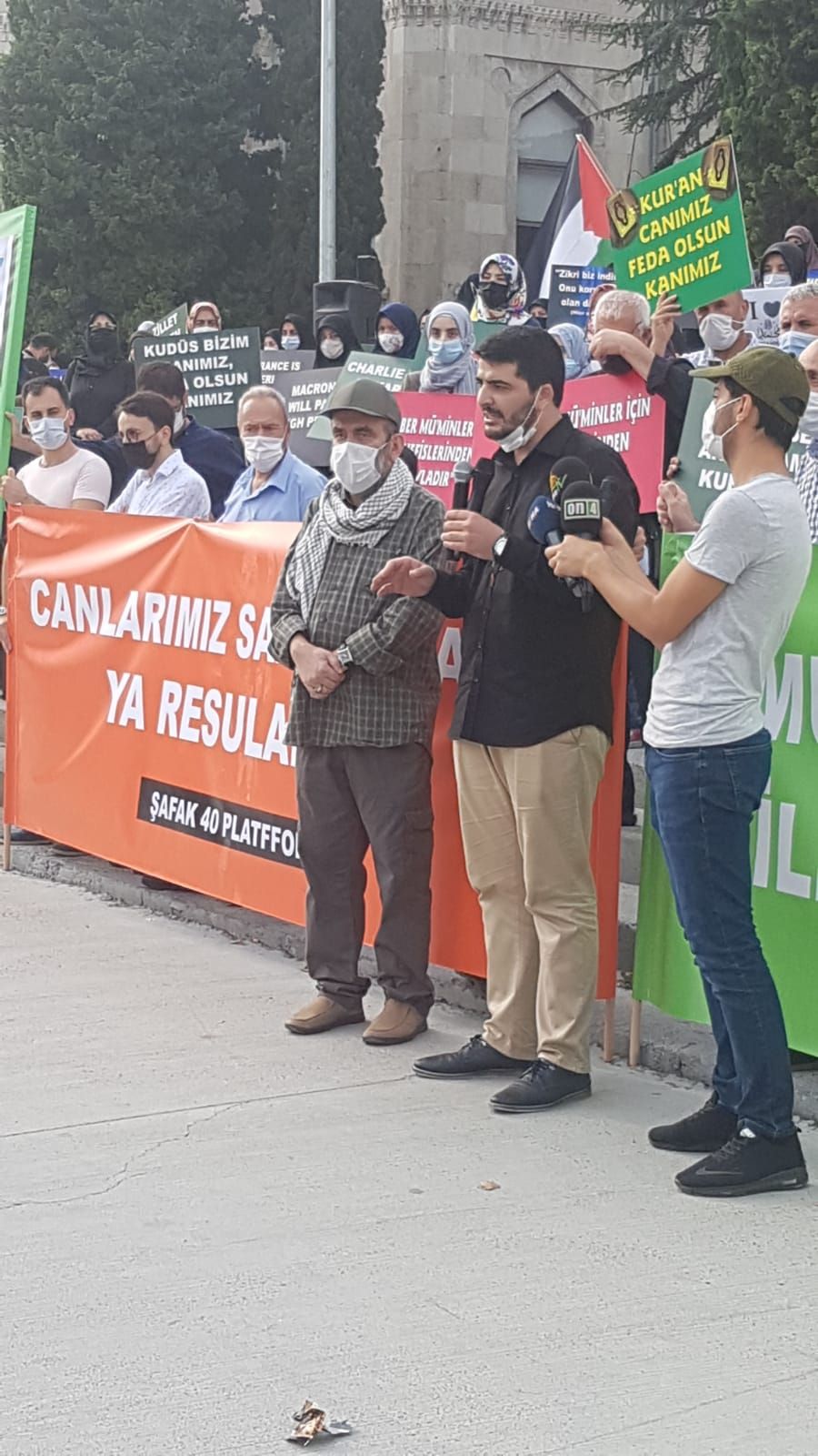 İstanbul'da Peygamber Efendimize Yönelik Hakaret Protesto Edildi