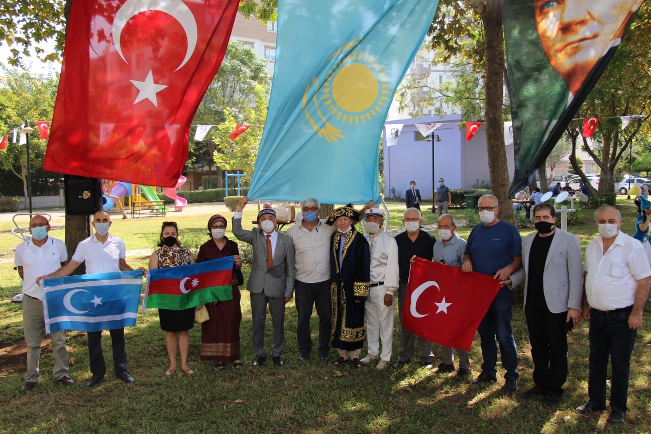 Türk Dünyası Antalyaâ€™da Kazak  Abay Kunanbayoğlu'nun park açılışına katıldı