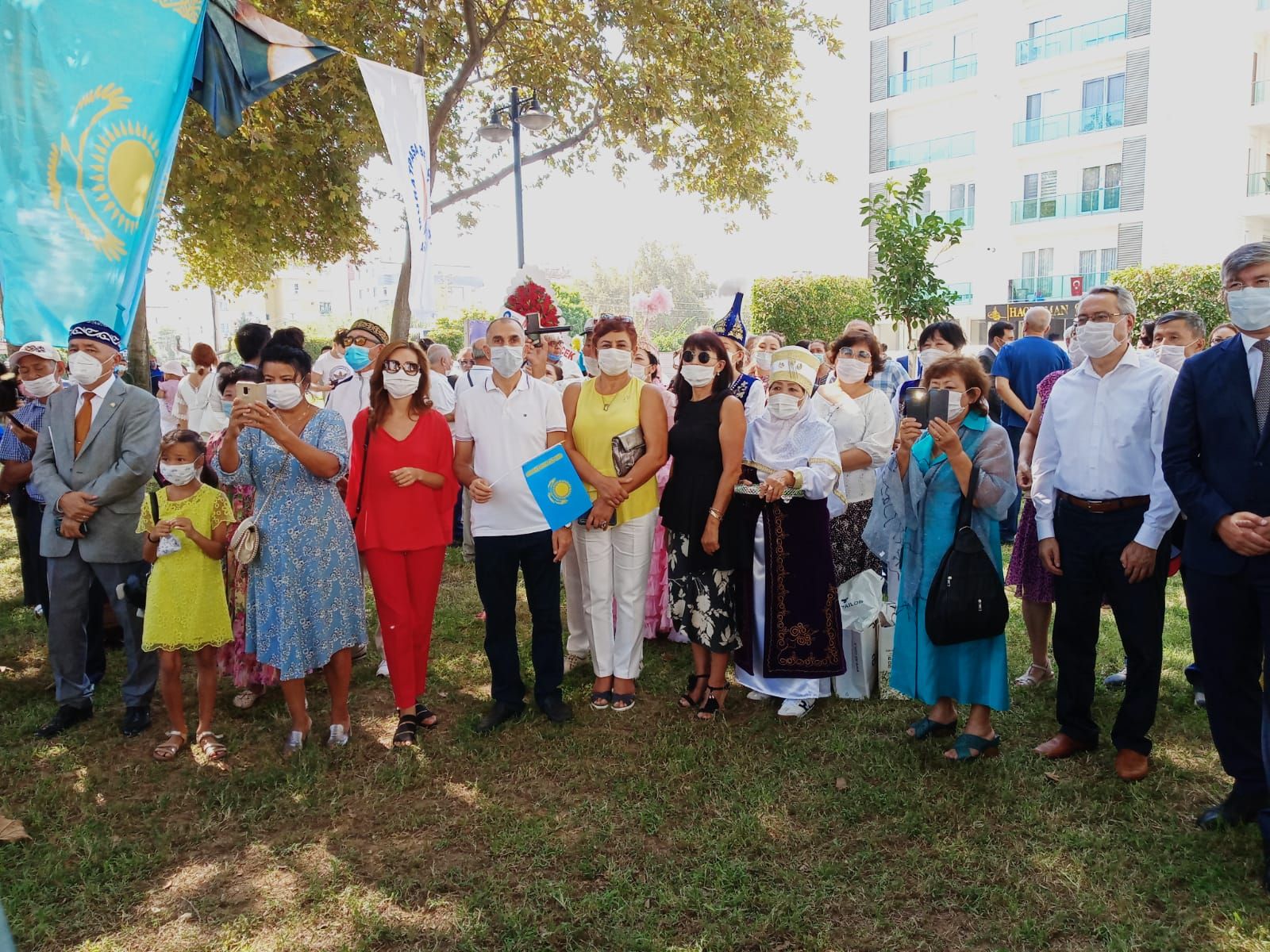 Türk Dünyası Antalyaâ€™da Kazak  Abay Kunanbayoğlu'nun park açılışına katıldı