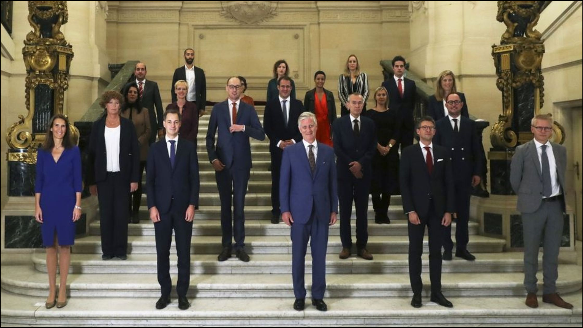 BELÇİKA´DA YENİ HÜKÜMET YEMİN EDEREK GÖREVE BAŞLADI