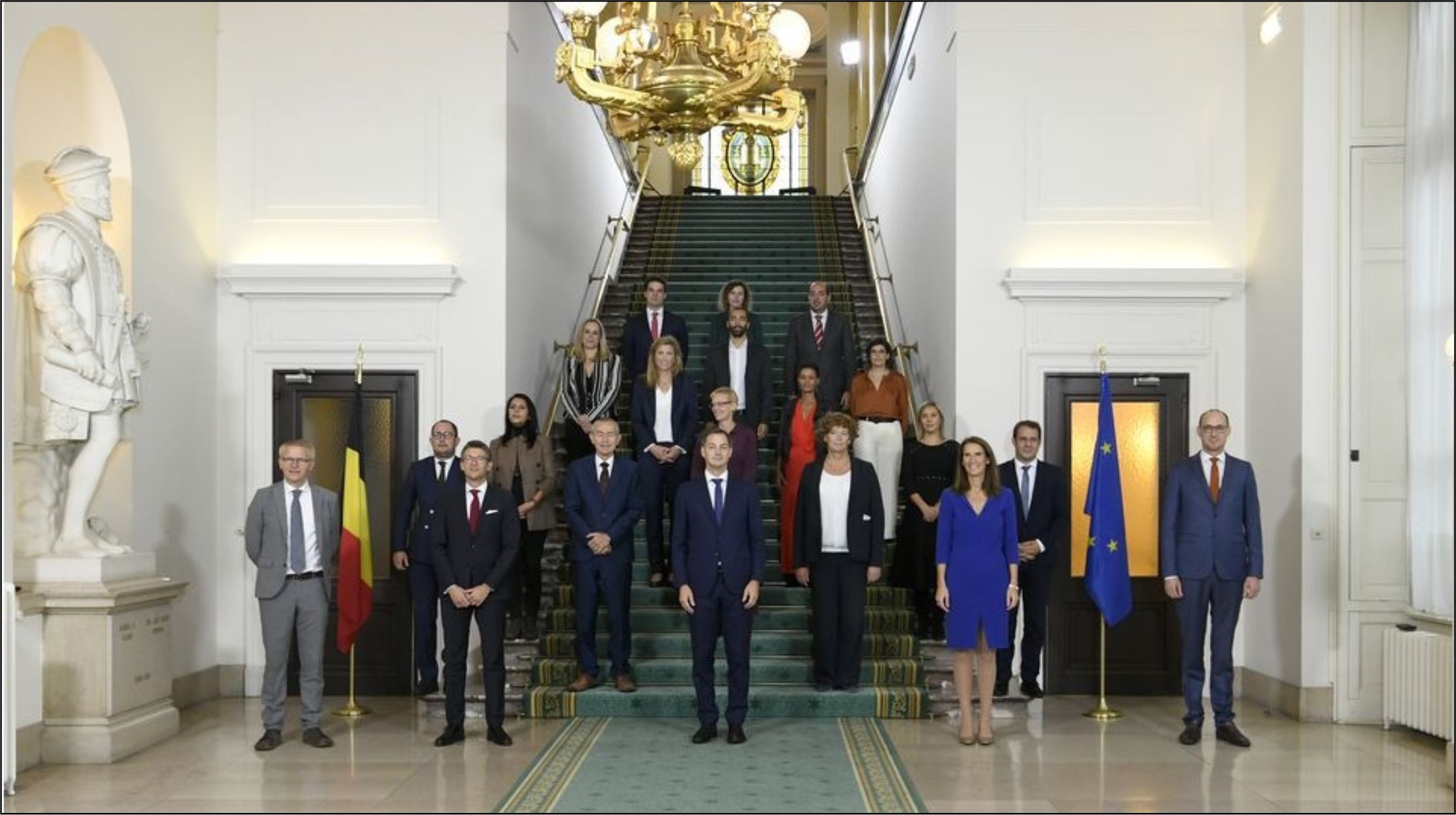 BELÇİKA´DA YENİ HÜKÜMET YEMİN EDEREK GÖREVE BAŞLADI