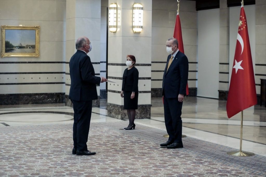 BELÇİKA BÜYÜKELÇİSİ HUYNEN, BAŞKAN ERDOĞANÂ´A GÜVEN MEKTUBU SUNDU