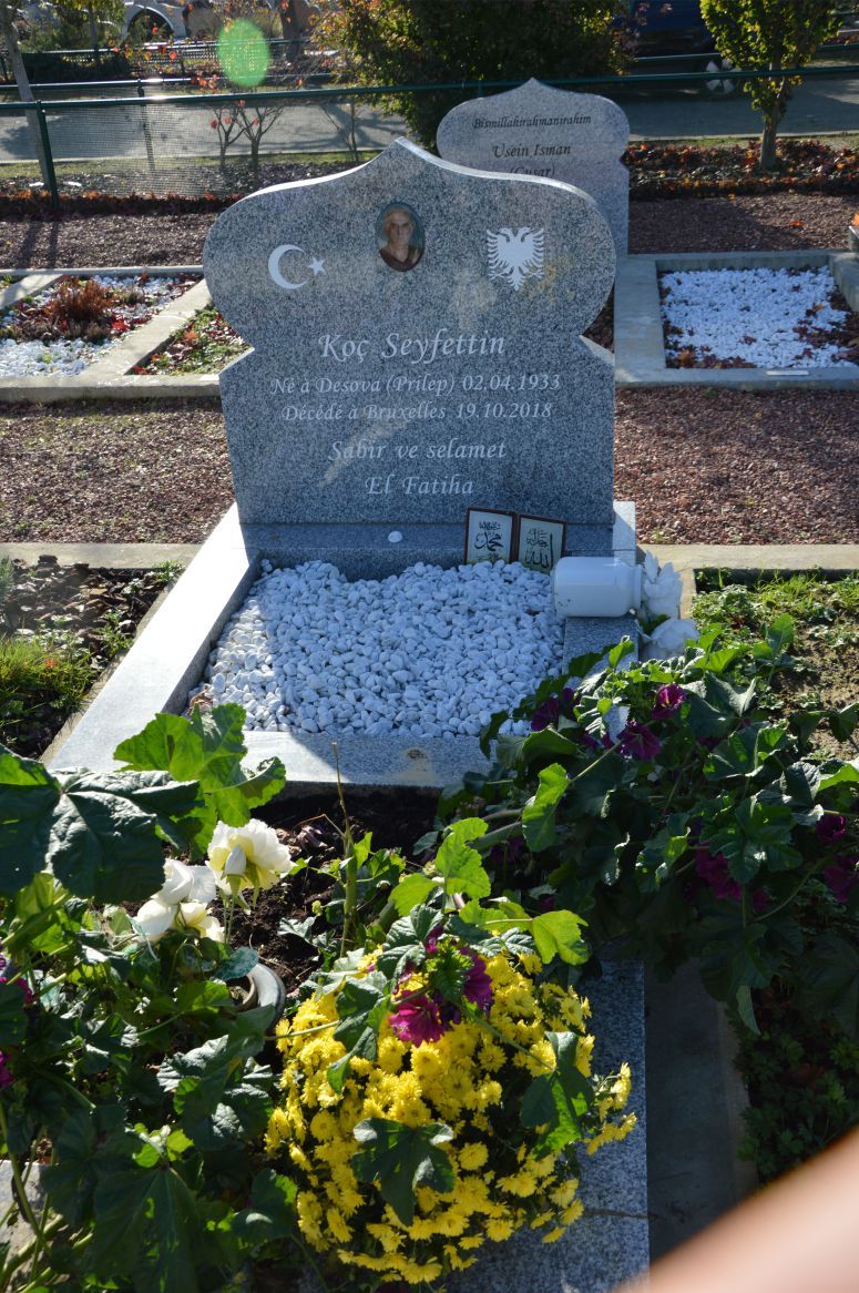 EVERE MÜSLÜMAN MEZARLIĞINDA OMUZ OMUZA VE KARDEŞÇE EBEDİYETE UYUYORLAR... / Celil Gündoğdu