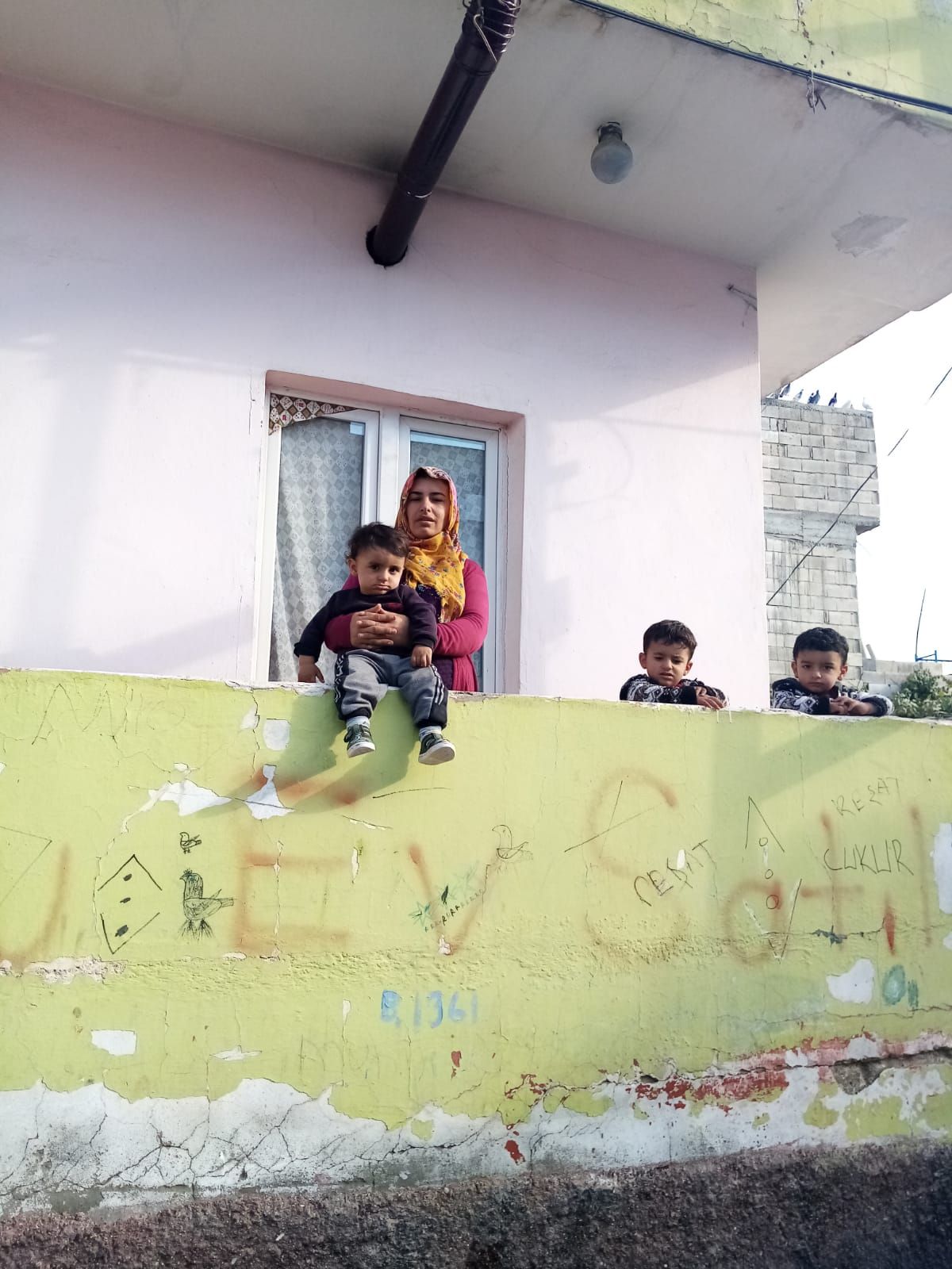 SEVGİDER DERNEĞİ YARDIMLARIYLA GÖZ DOLDURUYOR...