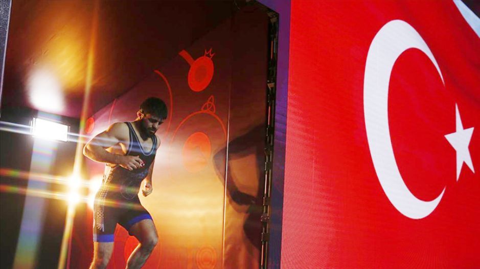 Grekoromen Güreş Milli Takımı Fransa'da şampiyon oldu