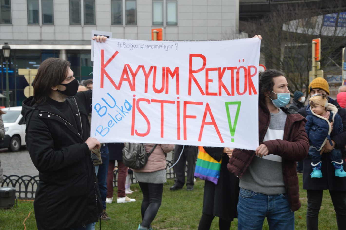 ~~AVRUPANIN BAŞKENTİ BRÜKSELDEN SESLENEN ÜNİVERSİTELİLER: Â«BOĞAZİÇİNE KAYYUM REKTÖR İSTEMİYORUZÂ»