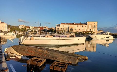İzmirâ€™i hortum ve dolu vurdu: 16 yaralı