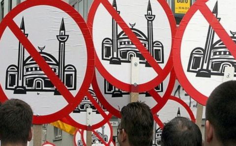 Avrupa'da İslam Karşıtlığı Tavan Yaptı!