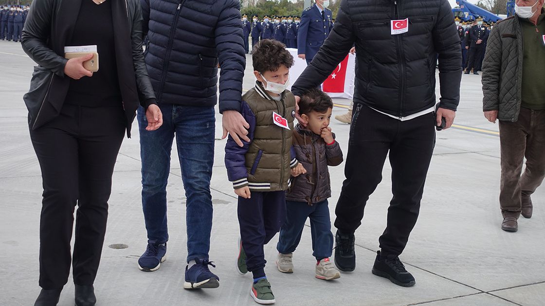 Konya'da Türk Yıldızları uçağının düşmesi sonucu şehit olan pilotun naaşı Trabzon'a uğurlandı