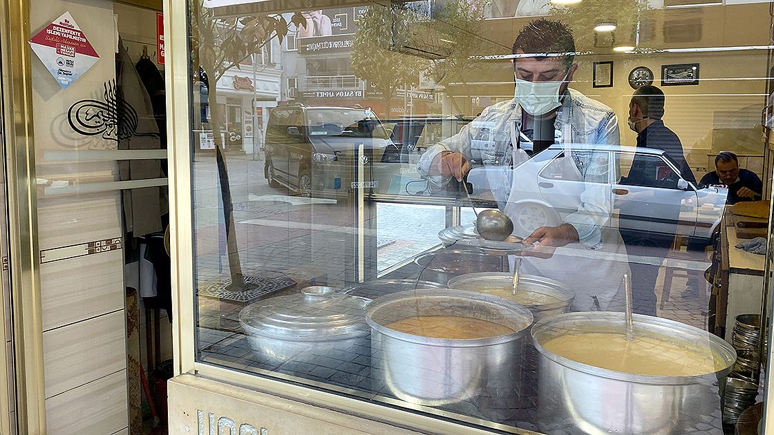 TÜRKİYE'DE KAFE VE RESTAURANTLAR AÇILDI...