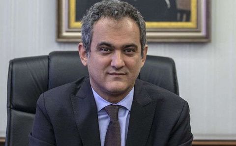 Ziya Selçuk istifa etti, Mahmut Özer yeni Milli Eğitim Bakanı oldu