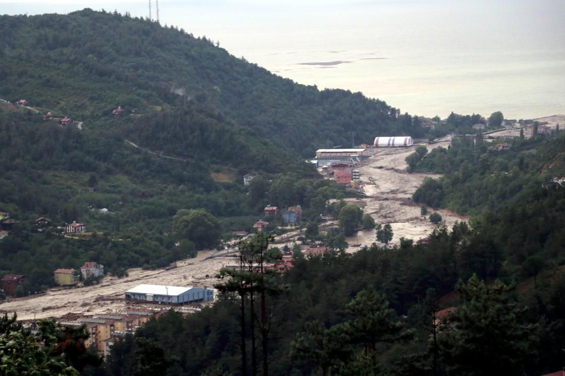 Sinop, Bartın ve Kastamonu'daki sel bölgelerinde çalışmalar sürüyor