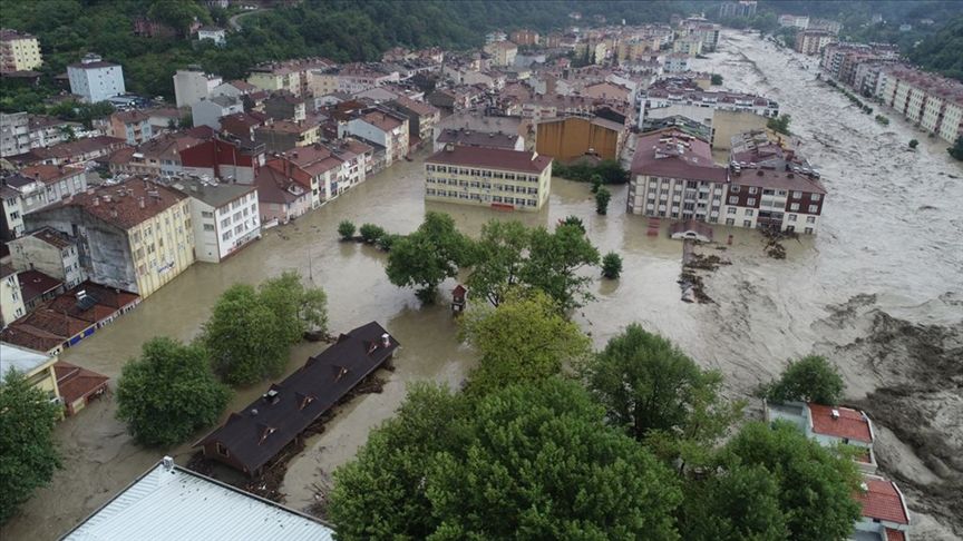 Sinop, Bartın ve Kastamonu'daki sel bölgelerinde çalışmalar sürüyor