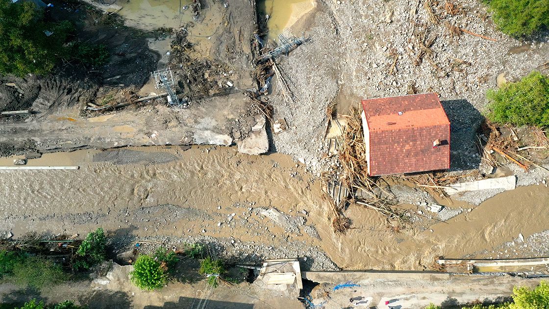 AFAD: Sel nedeniyle Kastamonu'da 25, Sinop'ta 2 kişi hayatını kaybetti