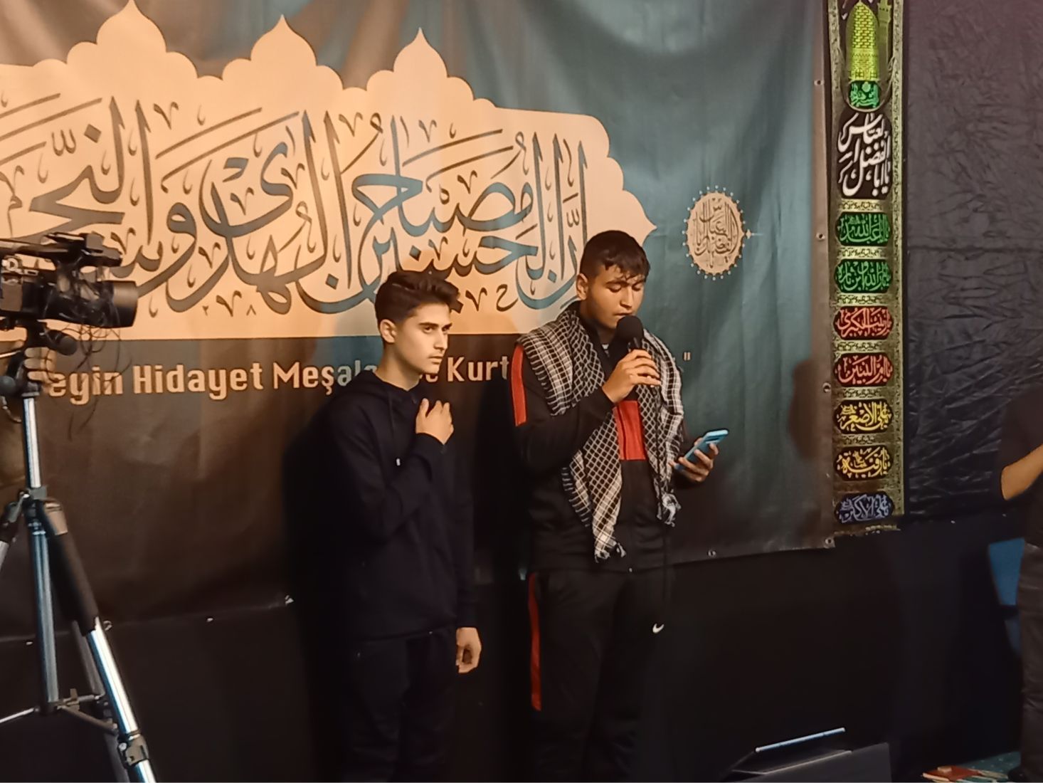 ~~EHLİBEYT DOSTLARI AVRUPA’NIN BAŞKENTİ BRÜKSEL’DE KERBELA ŞEHİTLERİNİ ANDILAR