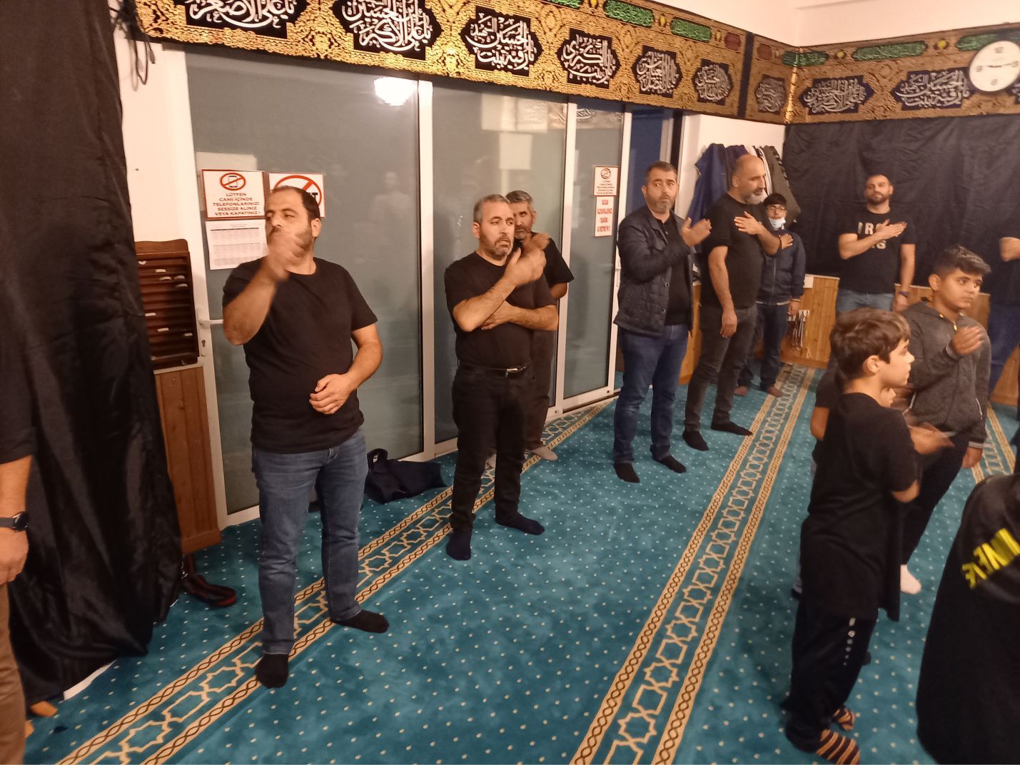 ~~EHLİBEYT DOSTLARI AVRUPA’NIN BAŞKENTİ BRÜKSEL’DE KERBELA ŞEHİTLERİNİ ANDILAR