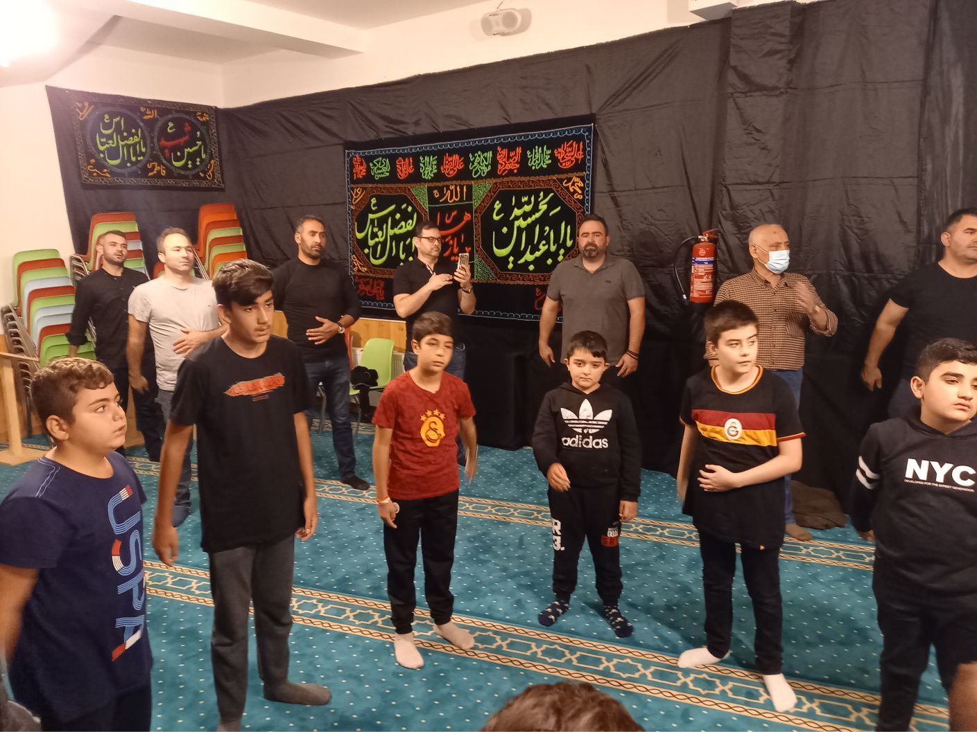 ~~EHLİBEYT DOSTLARI AVRUPA’NIN BAŞKENTİ BRÜKSEL’DE KERBELA ŞEHİTLERİNİ ANDILAR